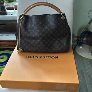 Louis Vuitton Artsy MM
